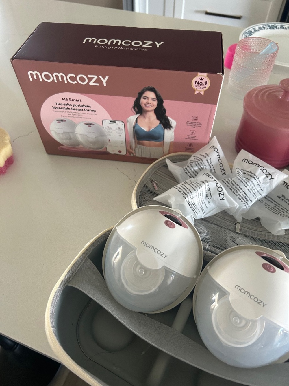 Momcozy M5 smart pumps
